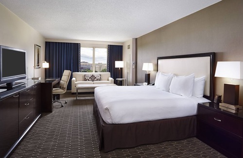 Old Town Alexandria Hotel | Hilton Alexandria Old Town