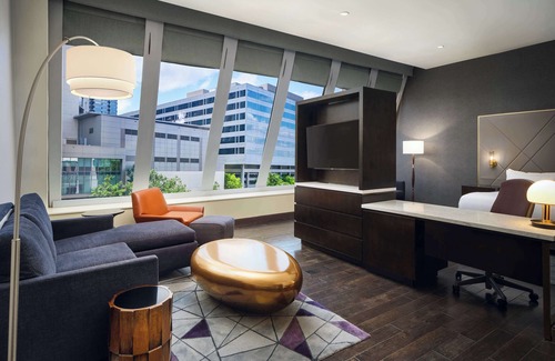 Peachtree Center Hotel | Hilton Atlanta