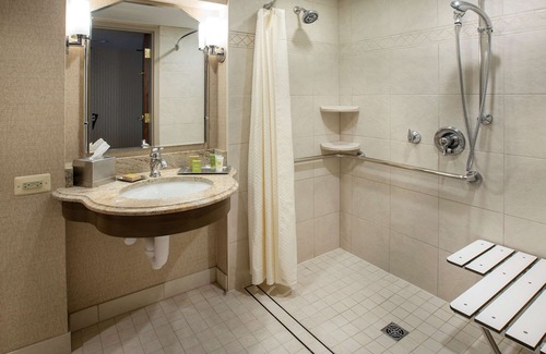 Northbrook Hotel | Hilton Chicago/Northbrook