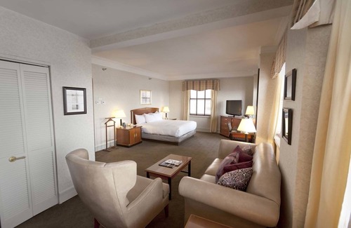 Downtown Cincinnati Hotel | Hilton Cincinnati Netherland Plaza