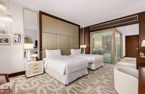 Sheikh Zayed Road Hotel | Hilton Dubai Al Habtoor City