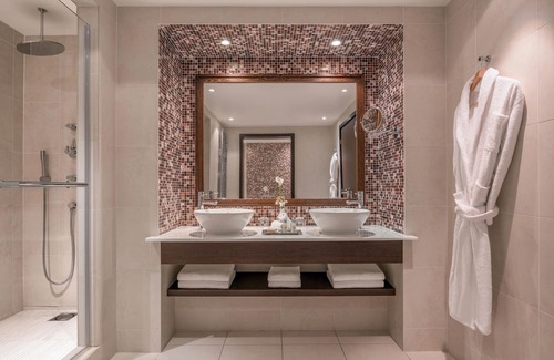 Evian-les-Bains Hotel | Hilton Evian-les-Bains