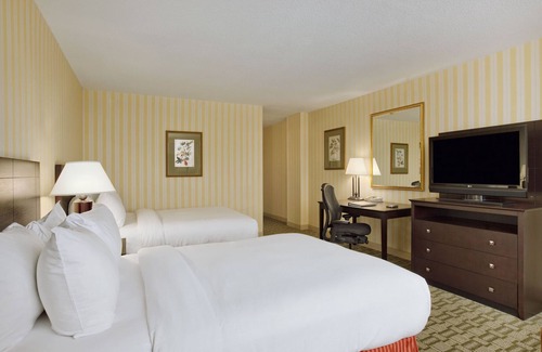 West Central Hotel | Hilton Fort Wayne at the Grand Wayne Convention Center