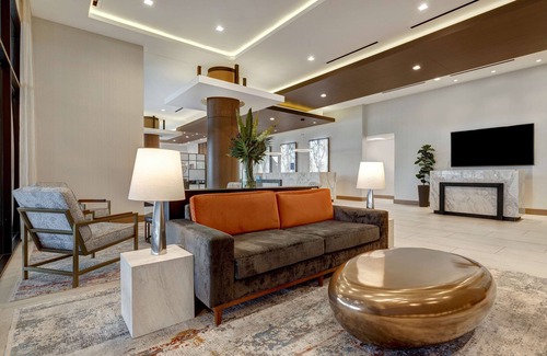 Anaheim Resort Hotel | Hilton Garden Inn Anaheim Resort