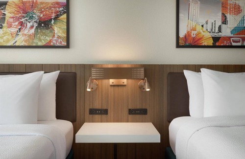 Luckie-Marietta District Hotel | Hilton Garden Inn Atlanta Downtown