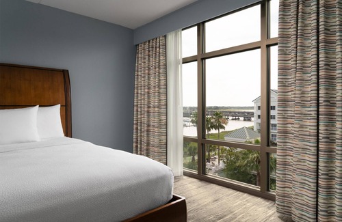 Downtown Charleston Hotel | Hilton Garden Inn Charleston Waterfront/Downtown