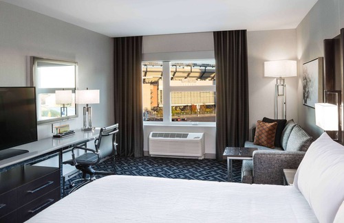 Foxboro Hotel | Hilton Garden Inn Foxborough Patriot Place