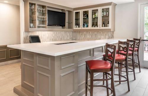 The Woodlands Hotel | Hilton Garden Inn Houston/The Woodlands