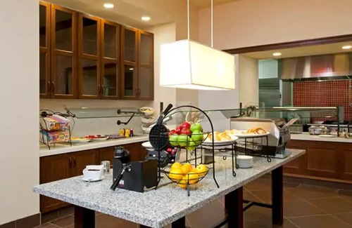 East Town Hotel | Hilton Garden Inn Milwaukee Downtown