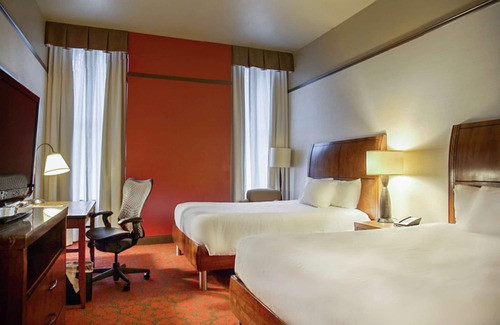 East Town Hotel | Hilton Garden Inn Milwaukee Downtown