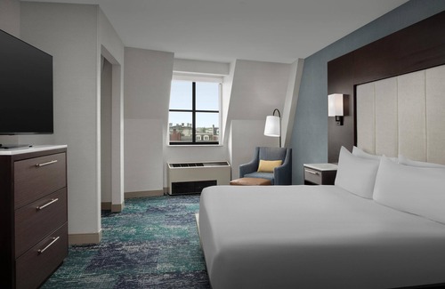 Portsmouth Hotel | Hilton Garden Inn Portsmouth Downtown