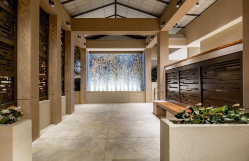 Waikiki Hotel | Hilton Garden Inn Waikiki Beach