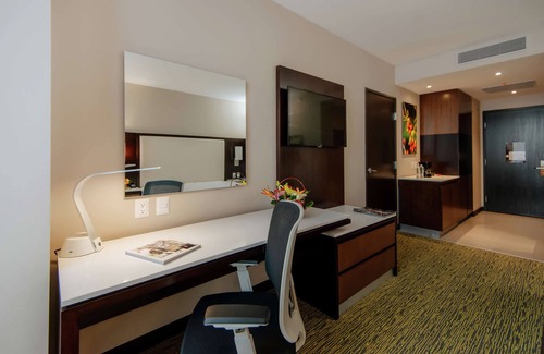Angelopolis Hotel | Hilton Garden Inn Puebla Angelópolis, Mexico