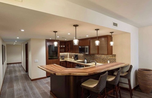 Waikiki Apartment | Hilton Grand Island Penthouse: 3BR,3BA, Ocean Views on Waikiki Beach, Luxurious!