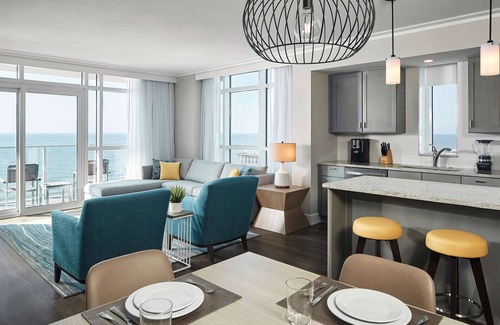 Downtown Myrtle Beach Resort | Hilton Grand Vacations Club Ocean Enclave Myrtle Beach