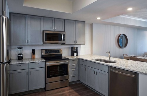 Downtown Myrtle Beach Resort | Hilton Grand Vacations Club Ocean Enclave Myrtle Beach