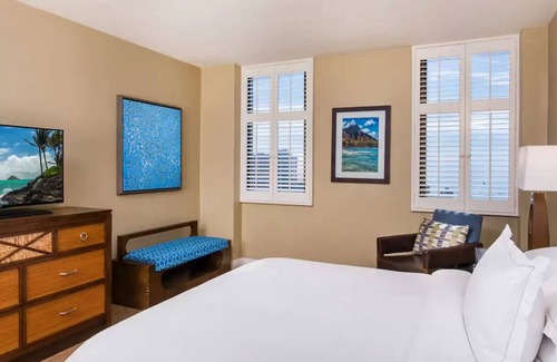Waikiki Resort | Hilton Hawaiian Village Lagoon