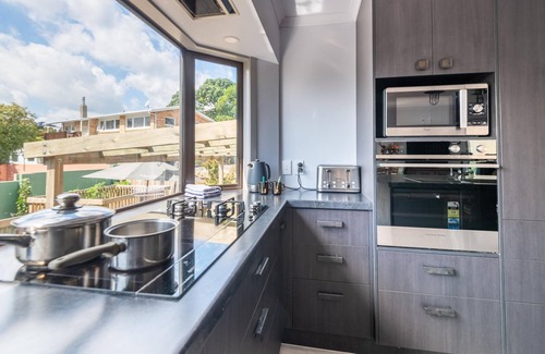 Lynmore House | Hilton Holiday | Lynmore Location with Spa Pool