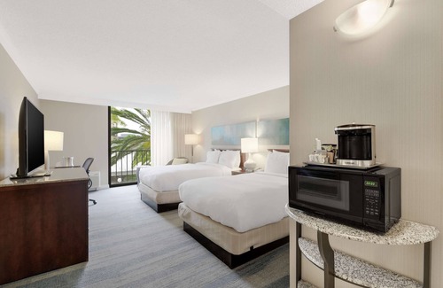 Airport Area Hotel | Hilton Irvine/Orange County Airport