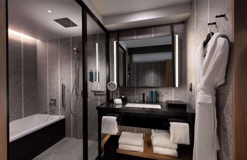 Karasuma Hotel | Hilton Kyoto