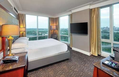District Saint - Raymond - Vanier Hotel | Hilton Lac-Leamy