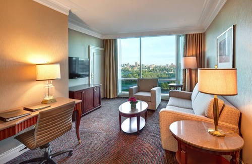District Saint - Raymond - Vanier Hotel | Hilton Lac-Leamy
