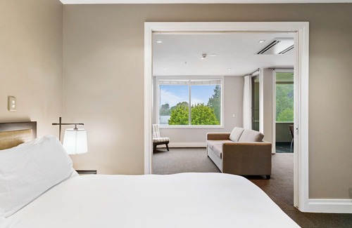 Hilltop Hotel | Hilton Lake Taupo