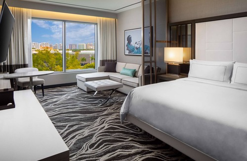 Aventura Hotel | Hilton Miami Aventura