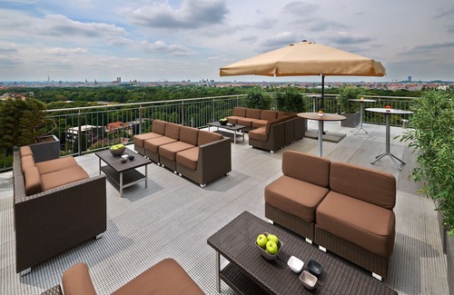 Kleinhesselohe Hotel | Hilton Munich Park