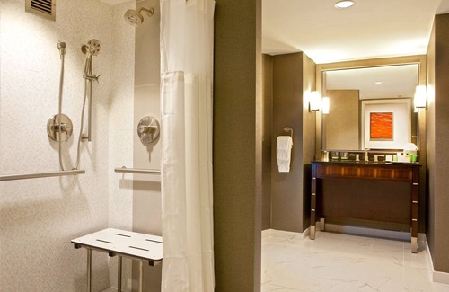 Downtown Nashville Hotel | Hilton Nashville Downtown