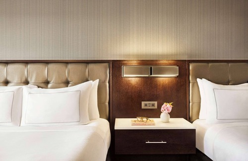 Wynnefield Heights Hotel | Hilton Philadelphia City Avenue