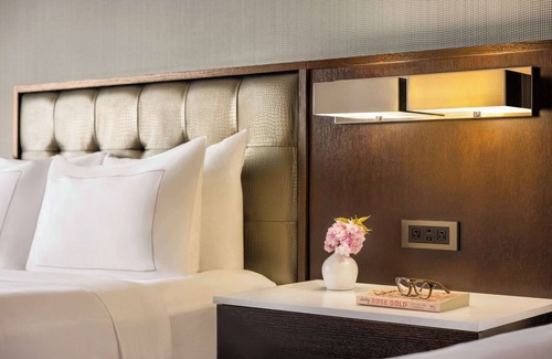 Wynnefield Heights Hotel | Hilton Philadelphia City Avenue