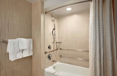 Rosemont Hotel | Hilton Rosemont Chicago O'Hare