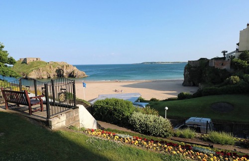Tenby Cottage | Hilton Snug