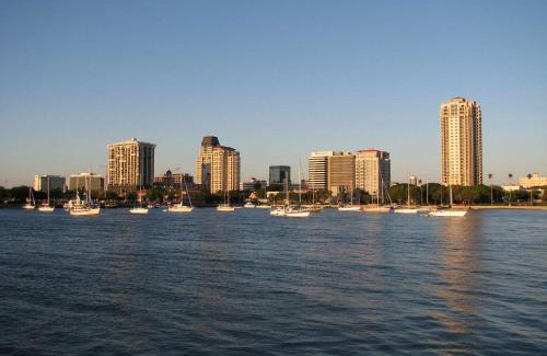 St. Petersburg Hotel | Hilton St. Petersburg Bayfront