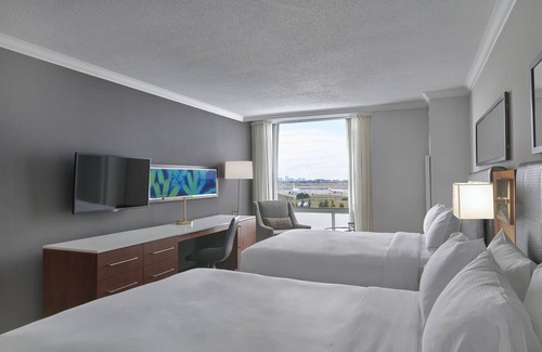 Mississauga Hotel | Hilton Toronto Airport Hotel & Suites