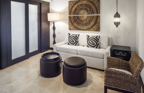 Zona Hotelera Hotel | Hilton Vacation Club Cabo Azul Los Cabosnwith Pool/Beach Rating: 10/10