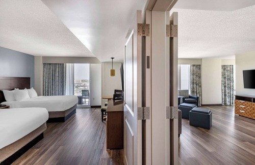 Northeast Virginia Beach Hotel | Hilton Vacation Club Oceanaire Virginia Beach