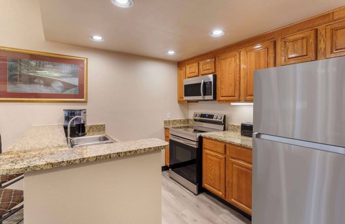 Pittman Center Hotel | Hilton Vacation Club Bent Creek Golf Village Gatlinburg