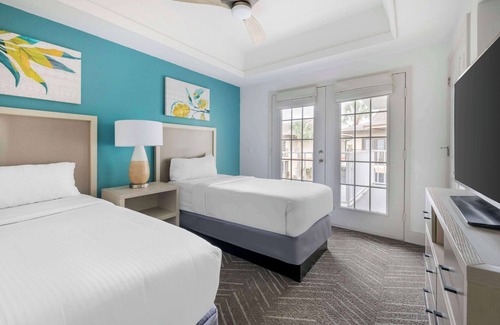 West Kissimmee Hotel | Hilton Vacation Club Aqua Sol Orlando West
