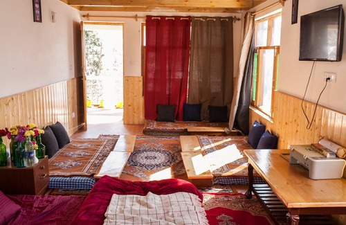 New Manali House | Himalayan Woodpecker - A Truly Himalayan Stay