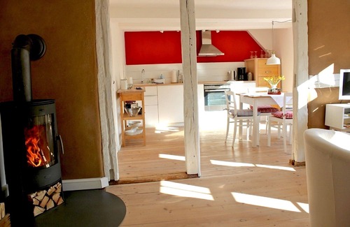 Quedlinburg Apartment | ⭐️ himmlischer Hof - relaxation in a listed building from 1477, 4-6 p, 70m², fireplace/terrace/p