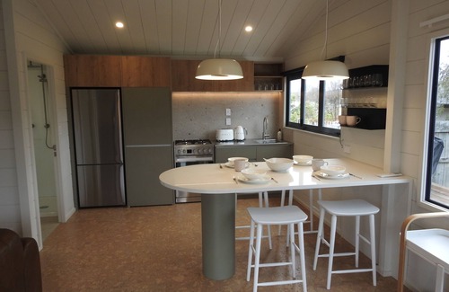 Tokaanu House | Hinenamu Cottage -Two Bedroom and located in a quiet Cul de Sac!