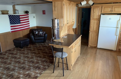 Hayward Cottage | Hinton Bay Cabin on Round Lake