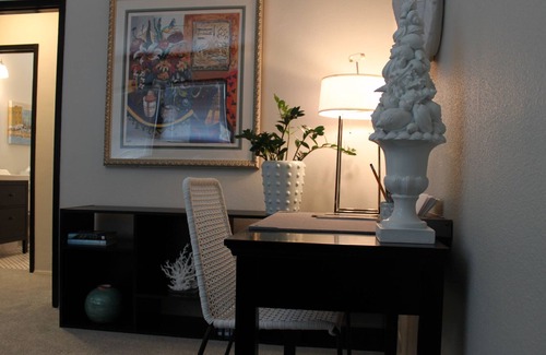 Altadena House | HIP CHARM & COMFORT IN ALTADENA 1987