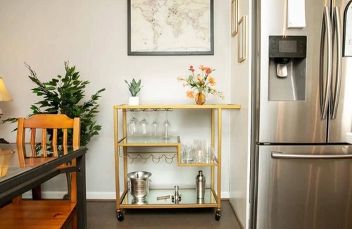 Potomac West House | Hip, Close to Del Ray, Lit Patio, WFH