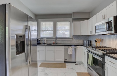 Cooper-Young Historic District House | Hip Cooper Young Gem with Game Room - Walk to Food, Coffee, Bars & Liberty Bowl