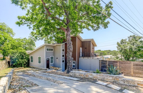 Chestnut House | Hip East Austin, Cold/Hot Tub, Groups/Pets Welcome