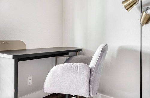 Foster City Apartment | Hip Foster City Studio w/ Gym, Pool & W/D, near 101 & 92, by Blueground