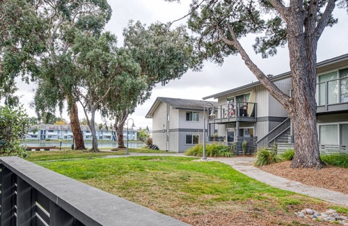 Foster City Apartment | Hip Foster City Studio w/ Gym, Pool & W/D, near 101 & 92, by Blueground